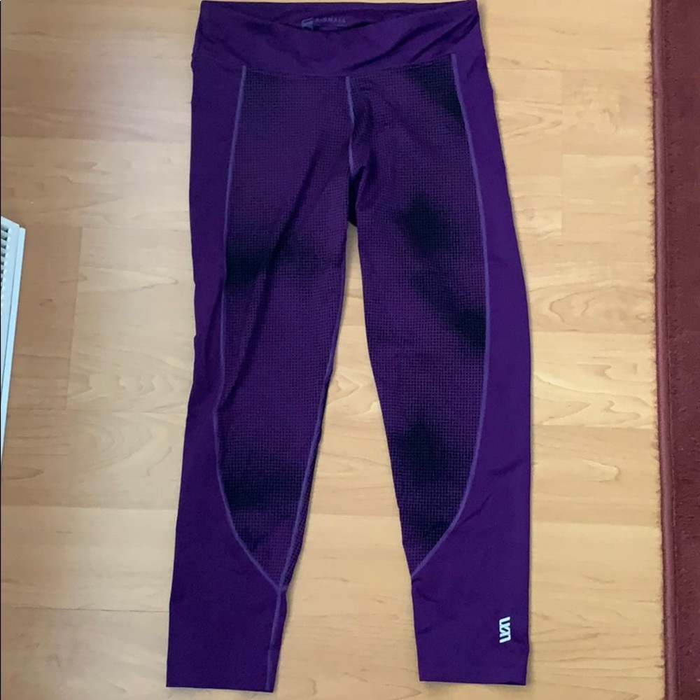 women’s purple compression leggings
